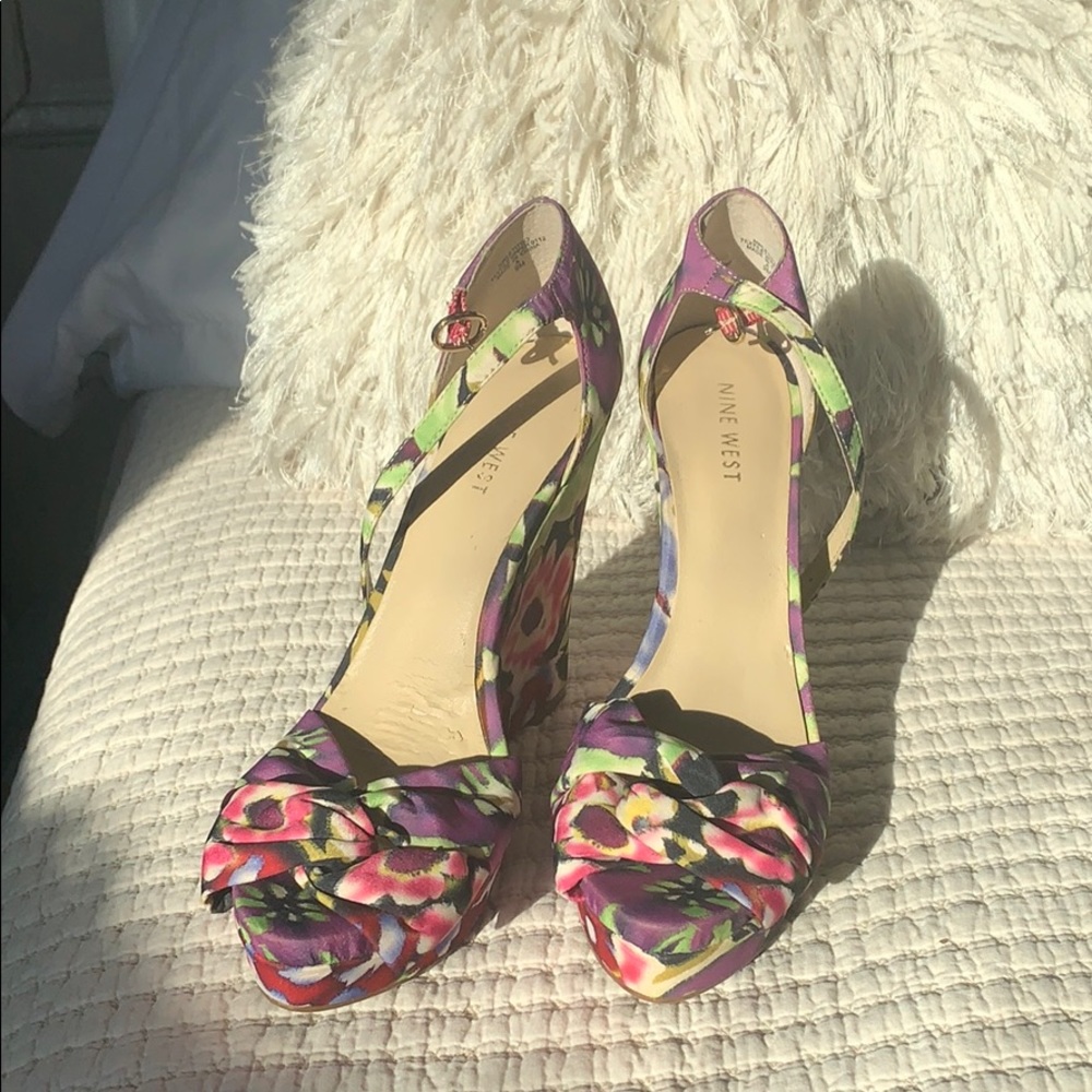 Nine West Floral Sandal Sz 9